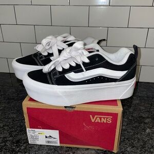 Vans Black and White Knu Stack unisex Mens 4.5 Womens 6